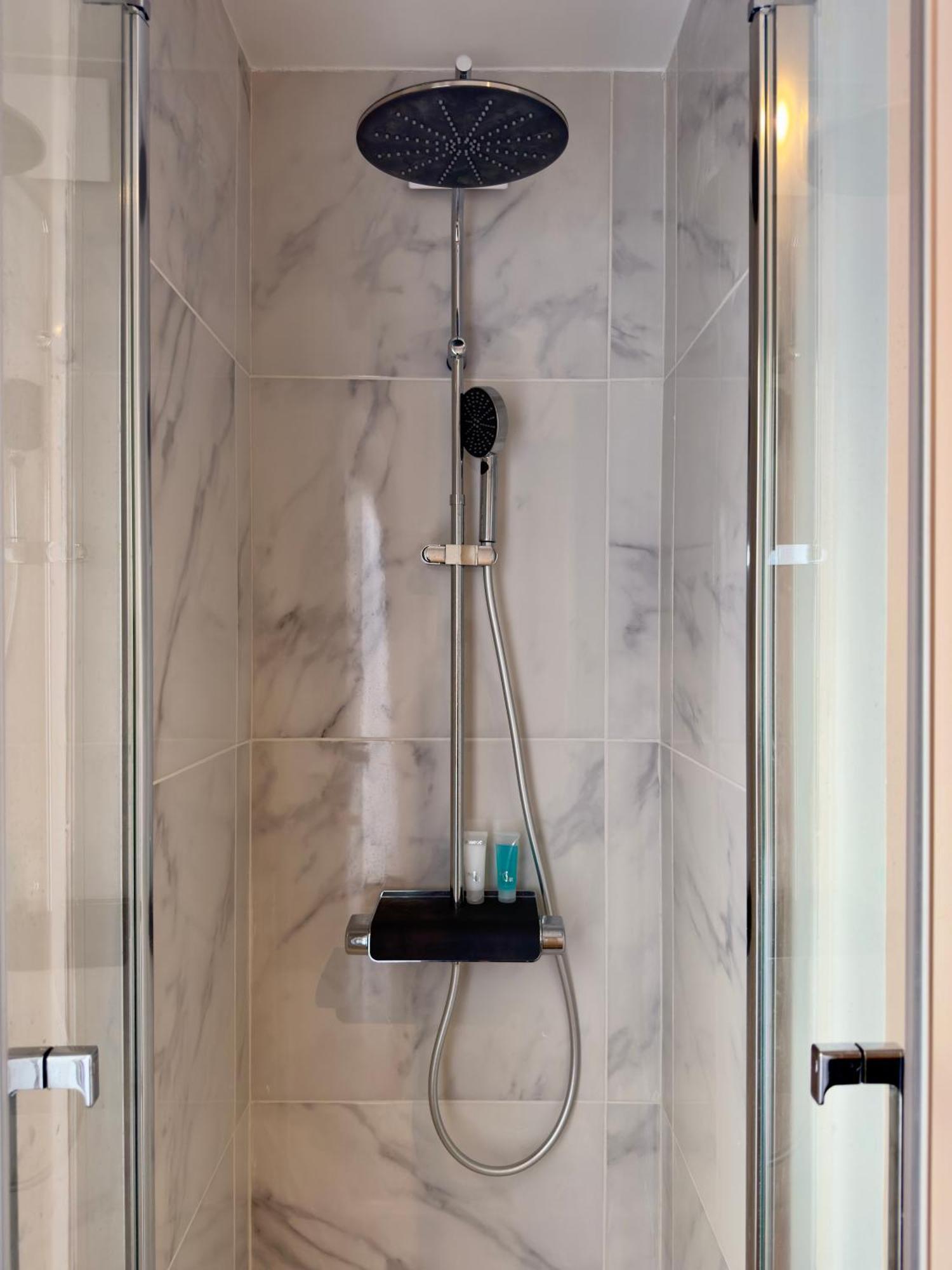 Superb And Elegant Apartment In Paris' Heart Exteriör bild